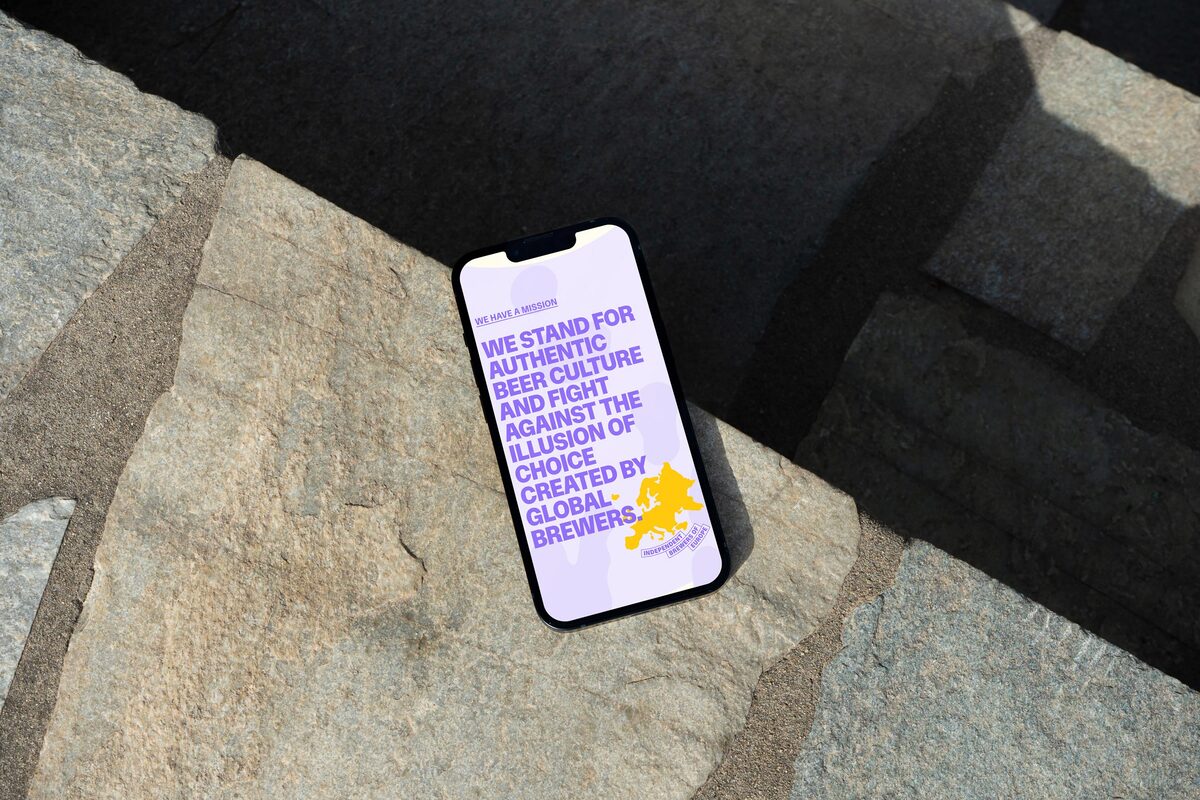 Independent Brewers Case dargestellt auf einem iPhone